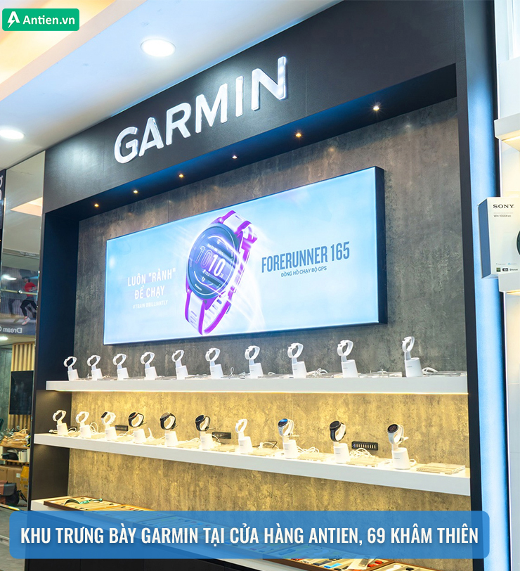 Khu trưng bày đồng hồ Garmin tại Cửa hàng Antien - 69 Khâm Thiên