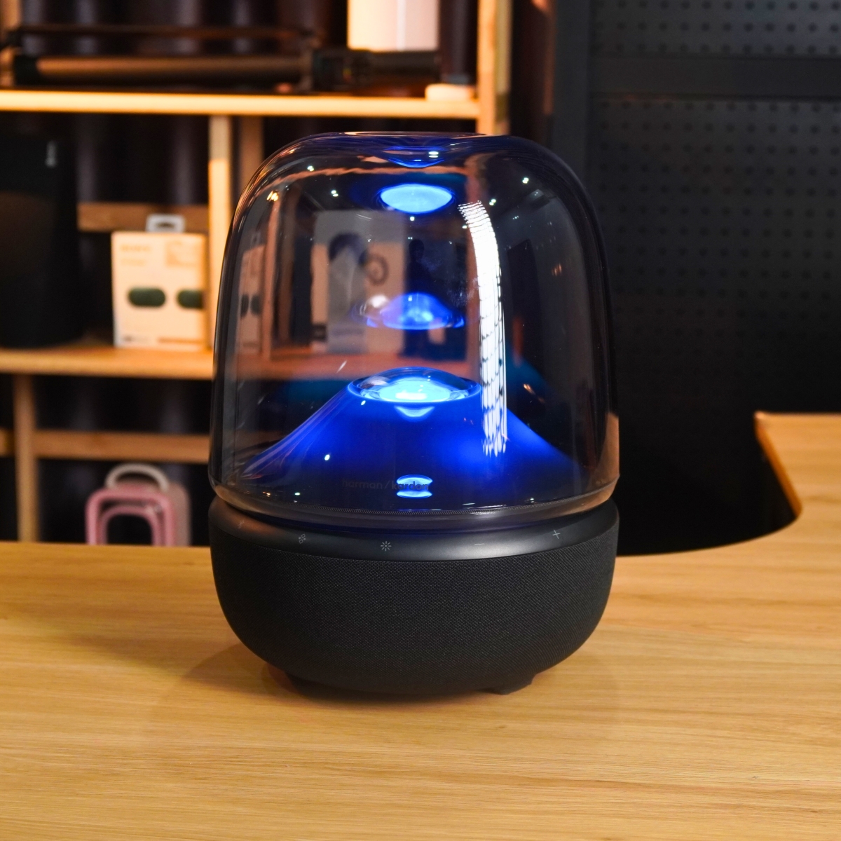 loa Harman Kardon Aura Studio 5 sang trọng và tinh tế