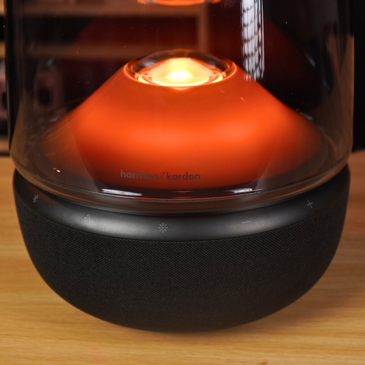 Cấu hình âm thanh loa Harman Kardon Aura Studio 5 mạnh mẽ