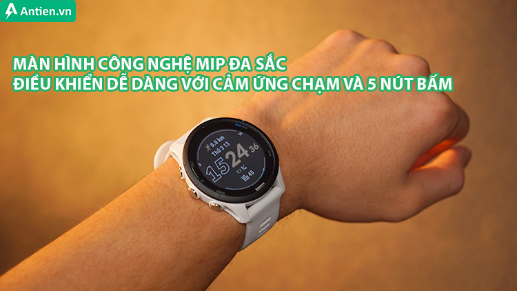 Màn hình cảm ứng mới và snút bấm giúp thao tác dễ trên bản đồ và số liệu thống kê