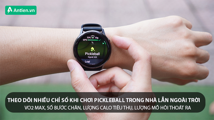Venu 4 hỗ trợ cả Pickleball trong nhà và ngoài trời, theo dõi từng chỉ số sát sao