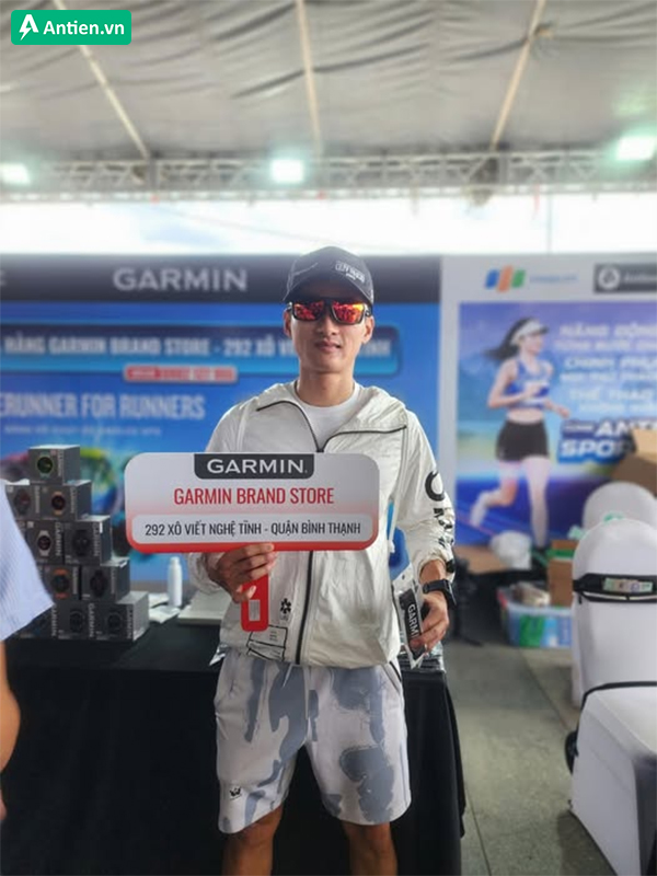 Tại Cửa hàng Garmin 292 Xô Viết Nghệ Tĩnh, khách hàng được trải nghiệm thực tế nhiều mẫu mã 