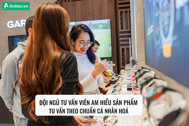 Đội ngũ tư vấn viên tại Cửa hàng Garmin Hạ Long am hiểu sản phẩm, hỗ trợ khách hàng mọi lúc