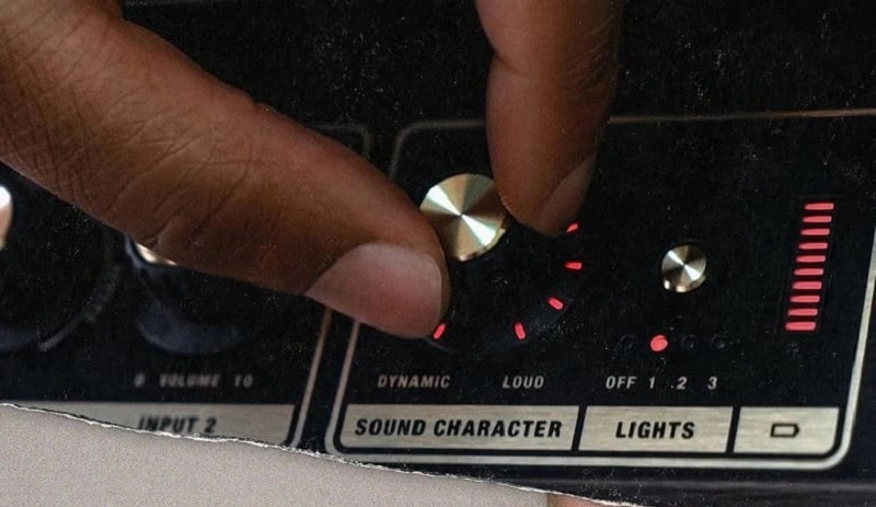 Bảng điều khiển trực quan của Loa Marshall Bromley 750