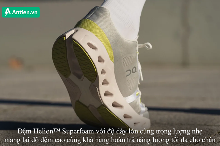 Đệm Helion™ siêu dày nhưng nhẹ mang đến độ đệm cao