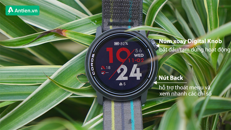 Bên cạnh màn hình cảm ứng, Pace 3 sở hữu 2 nút bấm được làm to và nổi hơn