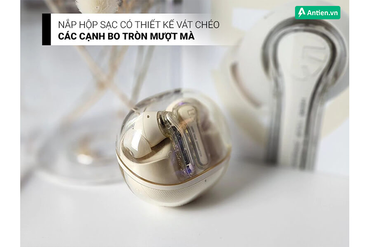 Hộp sạc thiết kế vát chéo, bo tròn mượt mà