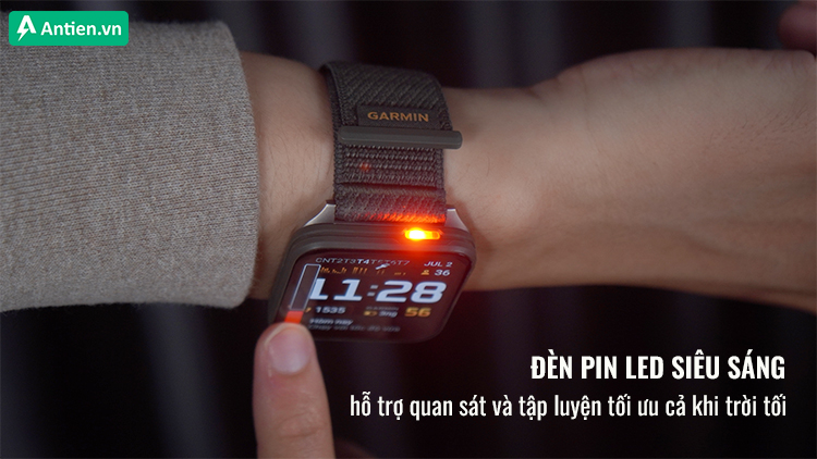  Venu X1 tích hợp đèn LED siêu sáng giúp bạn tự tin tập luyện và di chuyển trong bóng tối