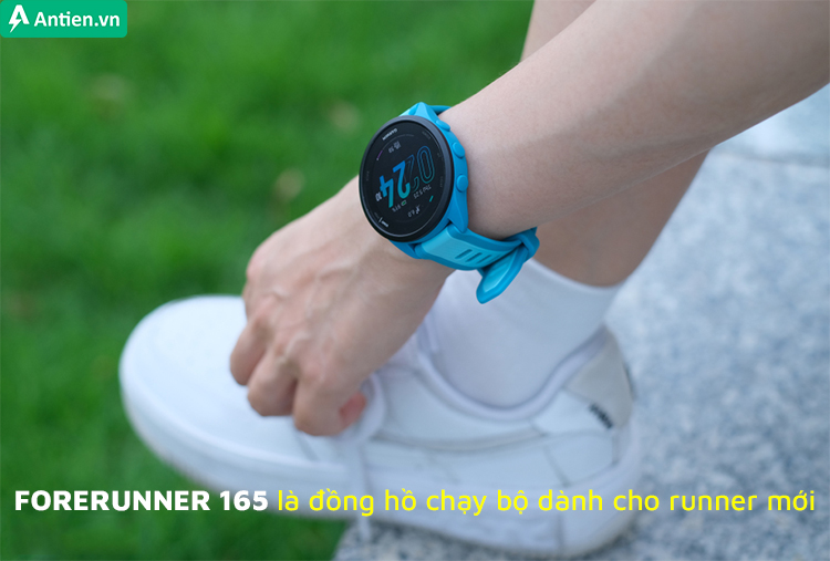 FR165 sở hữu màn hình màu AMOLED rực rỡ, là đồng hồ chạy bộ dành cho newbie runners