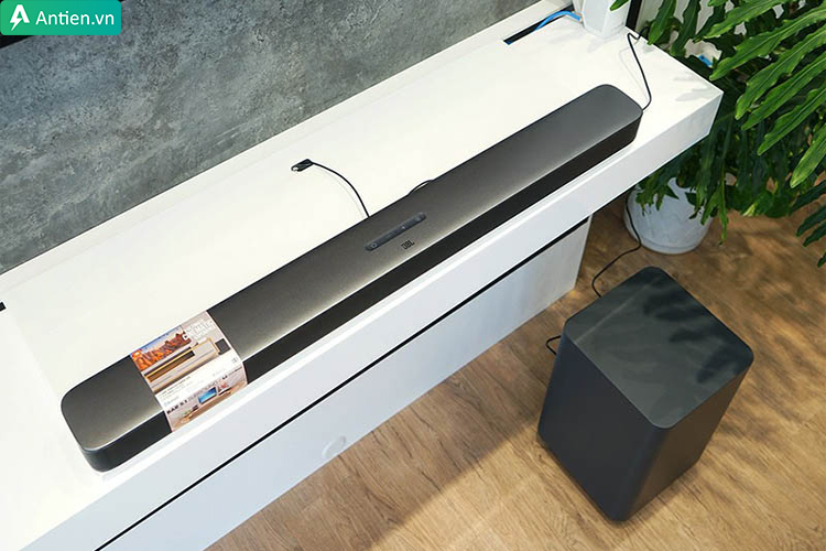 Tận hưởng khả năng truyền phát kết nối hoàn hảo trên loa soundbar JBL Bar 5.1 Surround 