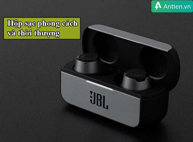 JBL Reflect Flow có 1 hộp sạc rất phong cách và thời thượng