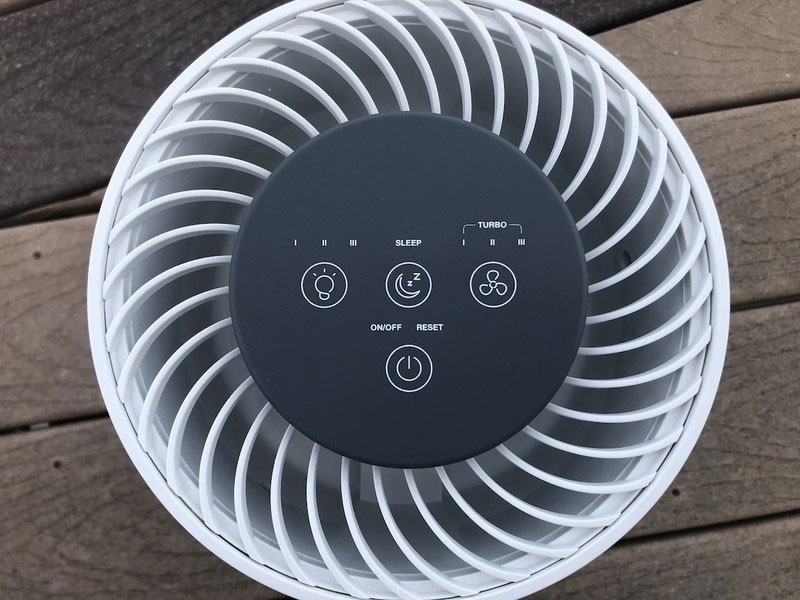 Máy lọc không khí Taotronics TT-AP001 sử dụng bảng điều khiển cảm ứng